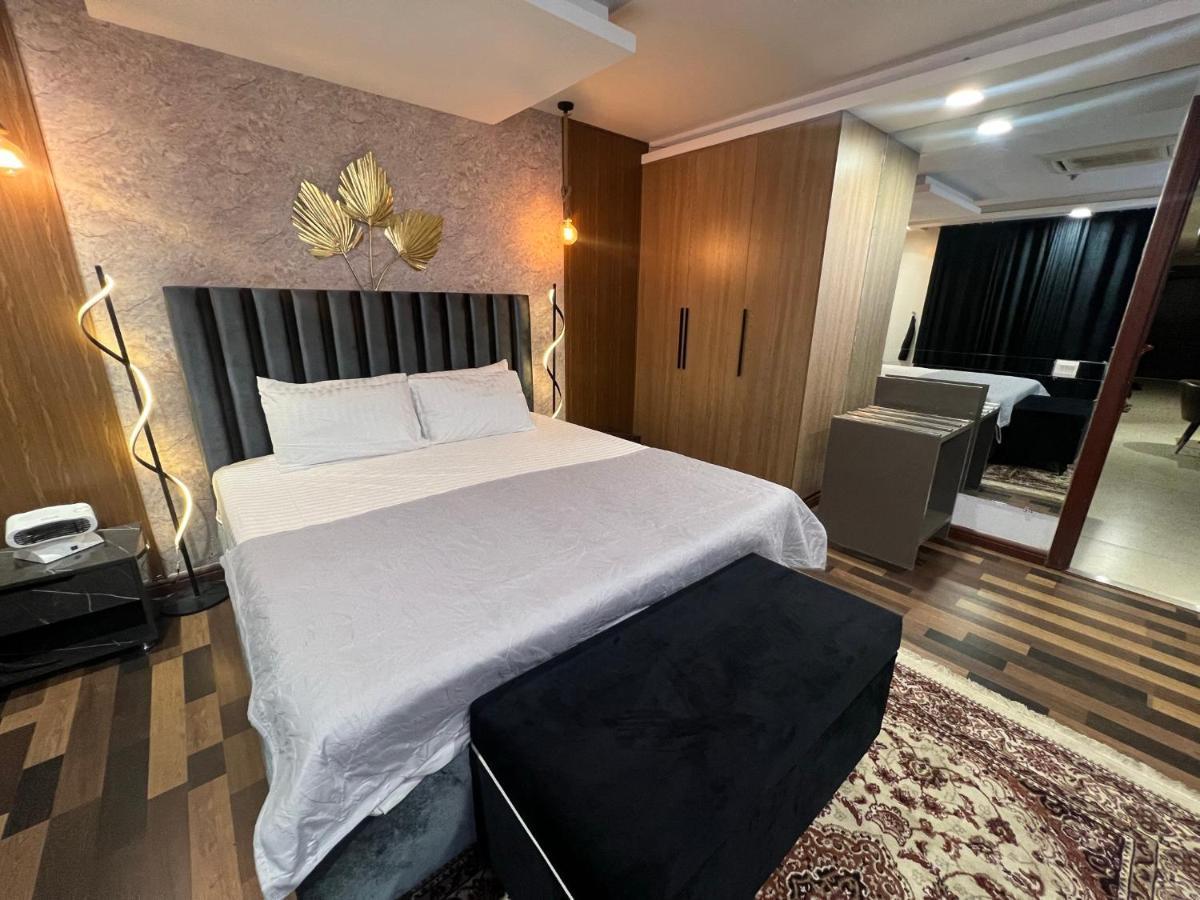 Sunset Luxury Gold Crest Mall Residency لاهور المظهر الخارجي الصورة