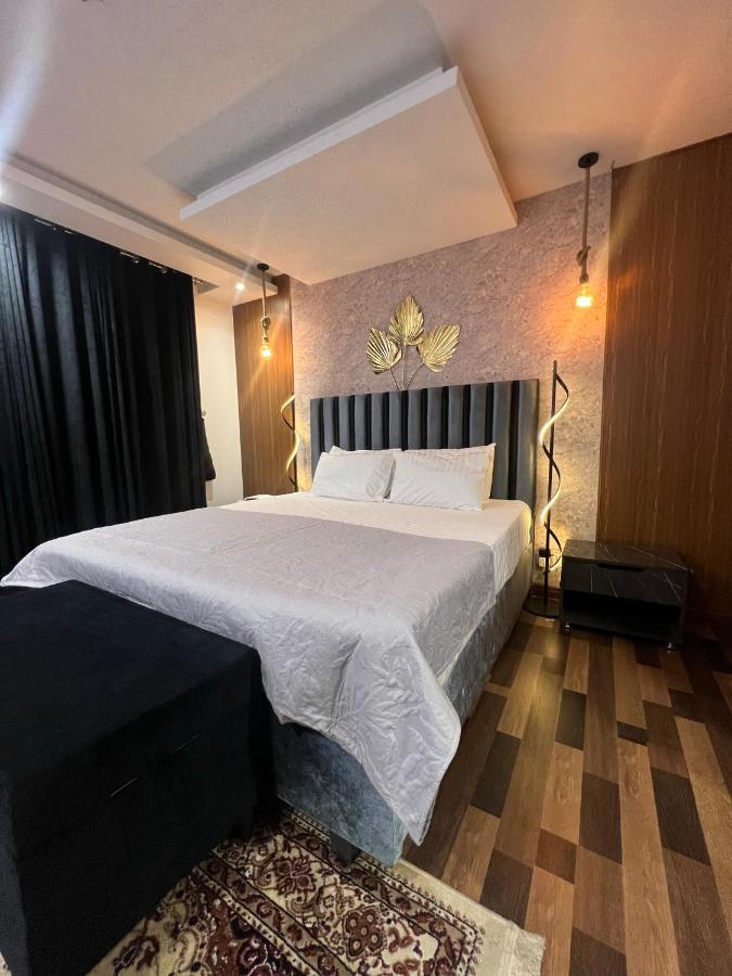 Sunset Luxury Gold Crest Mall Residency لاهور المظهر الخارجي الصورة