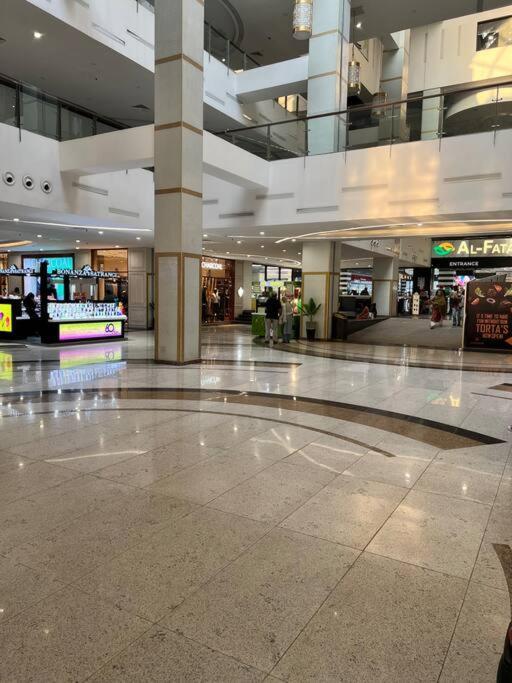 Sunset Luxury Gold Crest Mall Residency لاهور المظهر الخارجي الصورة
