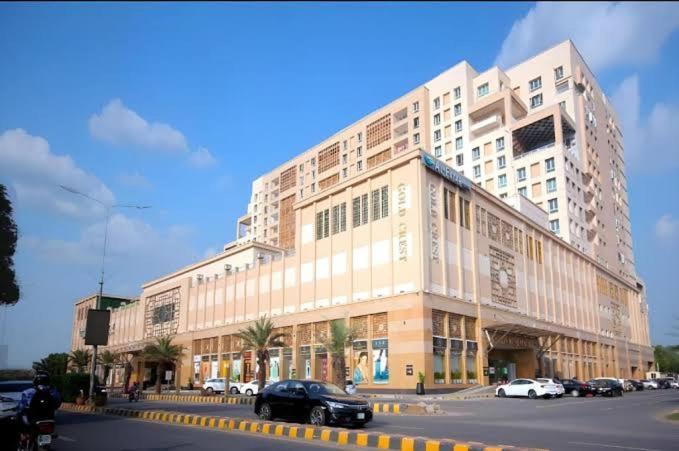 Sunset Luxury Gold Crest Mall Residency لاهور المظهر الخارجي الصورة