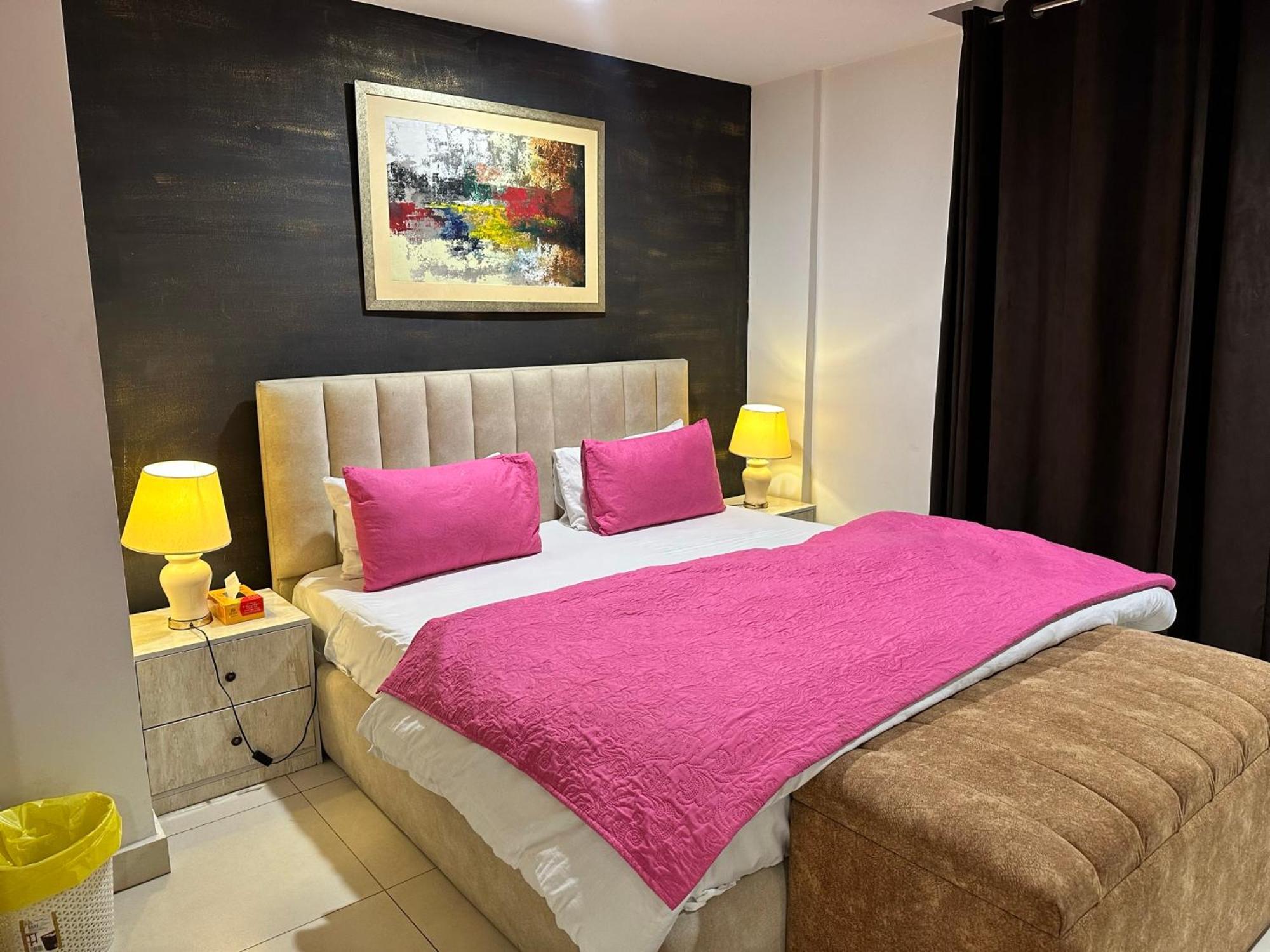 Sunset Luxury Gold Crest Mall Residency لاهور المظهر الخارجي الصورة