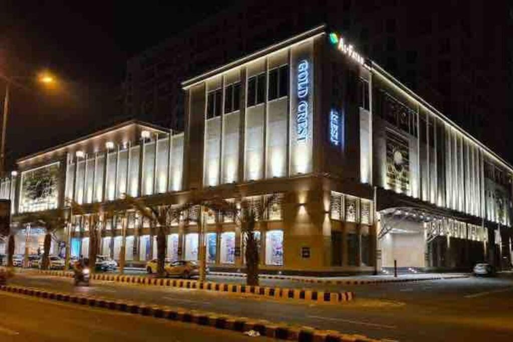 Sunset Luxury Gold Crest Mall Residency لاهور المظهر الخارجي الصورة