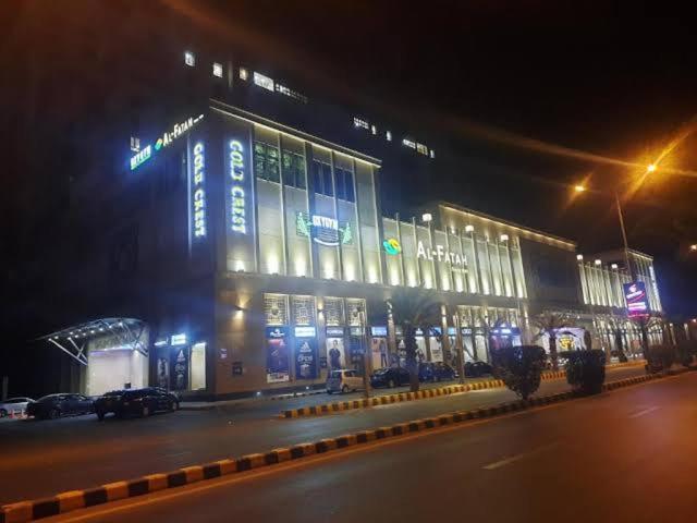 Sunset Luxury Gold Crest Mall Residency لاهور المظهر الخارجي الصورة